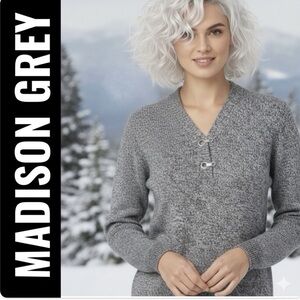 Madison Grey Black & White Sweater with Toggle Closure Detail Size Large Ribbed